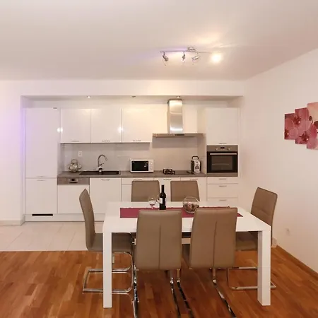 Appartement Miki *